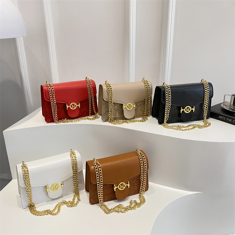 Cross-border Trendy Women's Bag 2025 Spring New Style European and American fashion printed chain single-shoulder crossbody small square bag Application Scenario