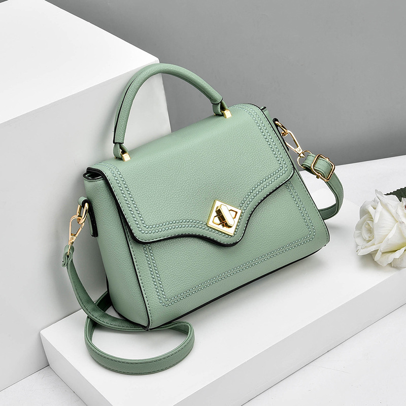Bag Girl 2022 New Korean version women's crossbody bag, single-shoulder small square bag, handbag cross-border foreign trade women's bag consignment full figure