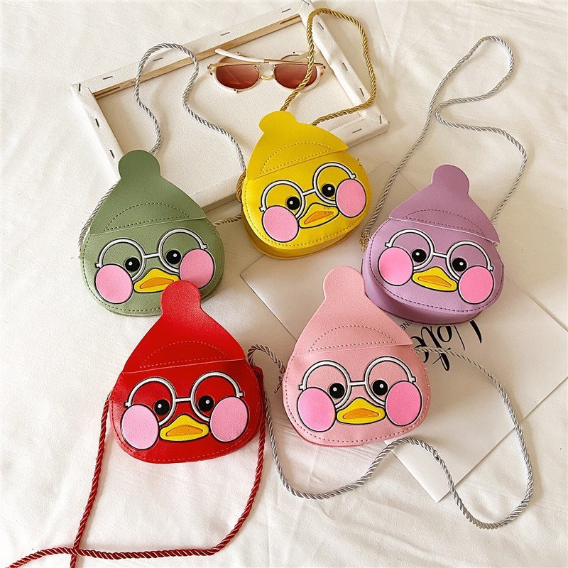 2020 New cute little bag, Korean mini children's fashion crossbody bag, single-shoulder cartoon doll loose change bag full figure