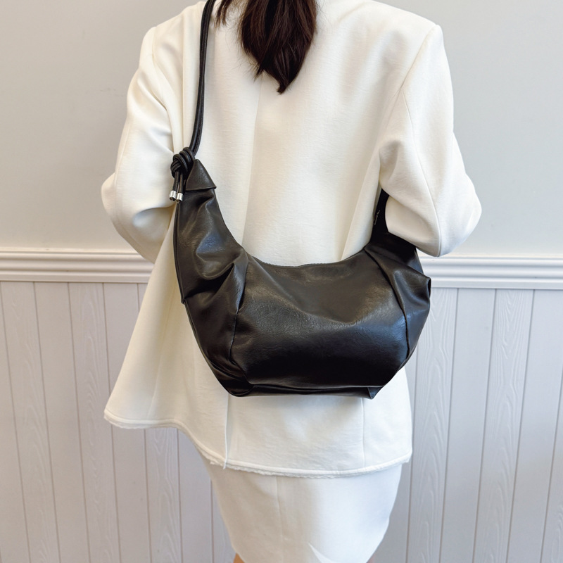 A unique retro patchwork dumpling bag for women, a new spring/Summer 2025 trendy and fashionable large-capacity single-shoulder crossbody bag Specification drawing