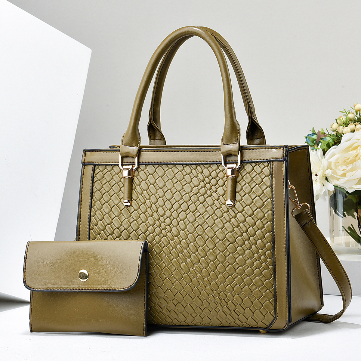 The manufacturer's best-selling new hand-held women's versatile winter large bag, a popular women's fashion 2024 single-shoulder crossbody bag Specification drawing