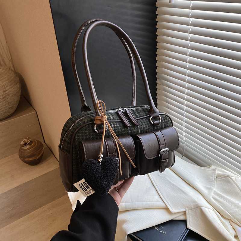 Underarm multi-pocket women's retro fashion Instagram trendy single-shoulder bag 2024 new style niche high-end handbag Specification drawing