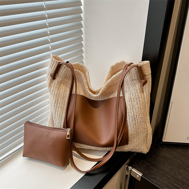A two-piece set of straw woven casual large-capacity, fresh and stylish hand-held shoulder bag for women in summer 2024 full figure