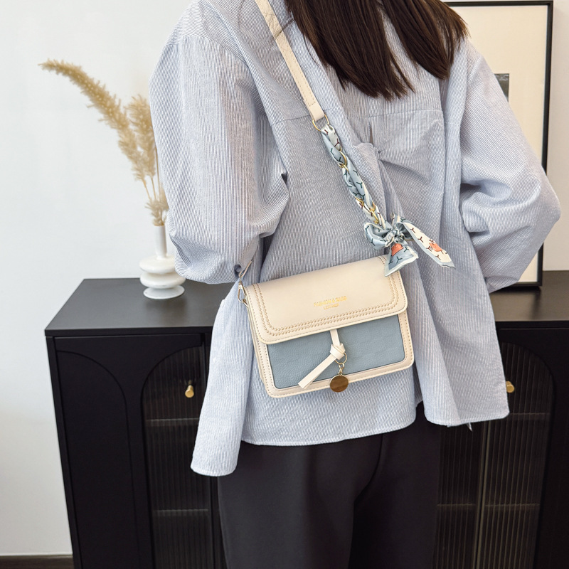 This year, the cream-shaped small square bag is in vogue. It's a new single-shoulder bag and crossbody bag for women in 2025 Specification drawing