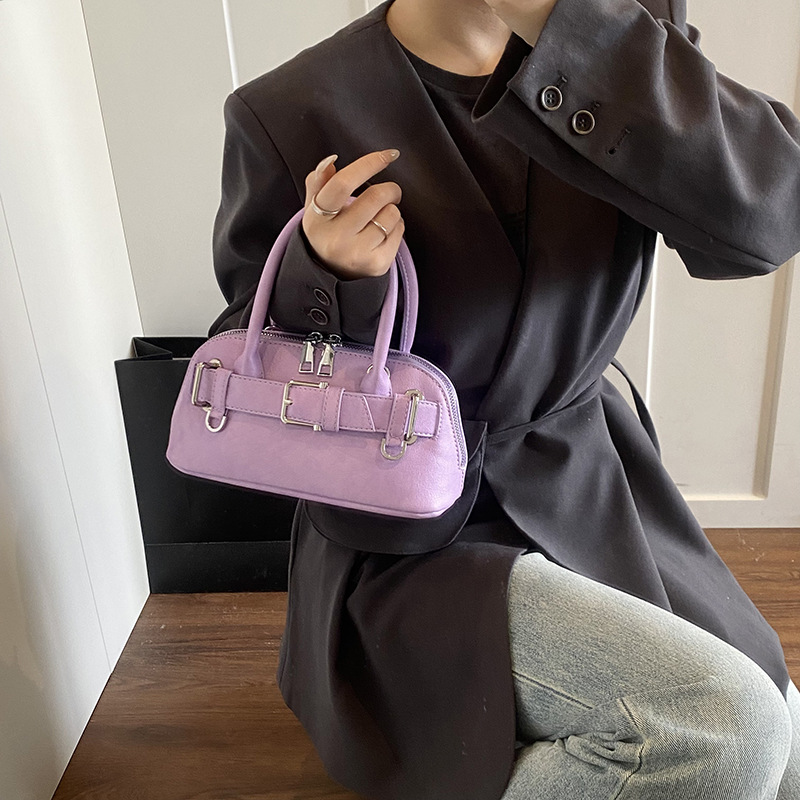 Korean niche handbag for women, 2025 new style, fashionable and versatile shoulder bag, high-end commuting soft leather crossbody bag Application Scenario