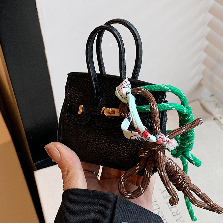 Fashionable mini platinum bag for women, 2024 new style ins earphone case, versatile decorative hanging bag, lipstick handbag full figure