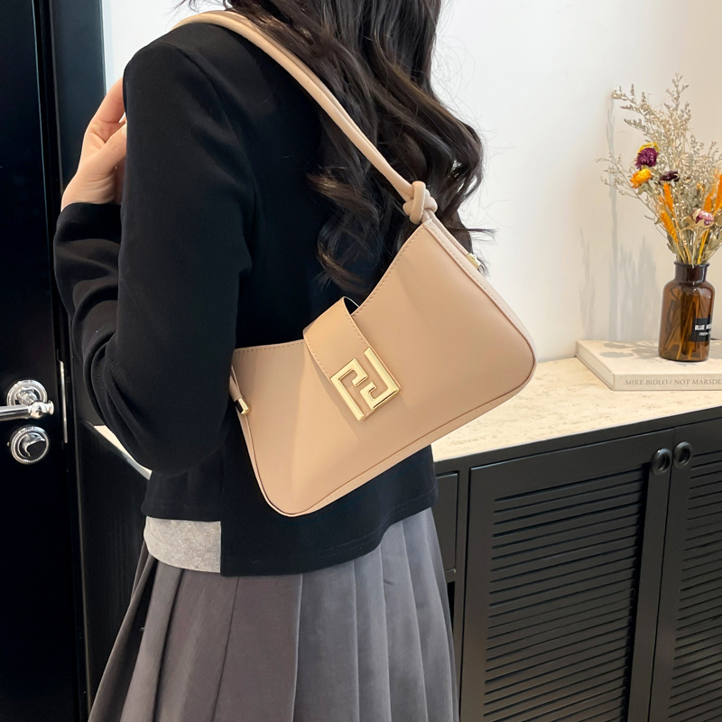 French niche and simple baguette underarm bag for women, new cross-border fashion and versatile handbag, commuting single-shoulder crossbody bag details Picture