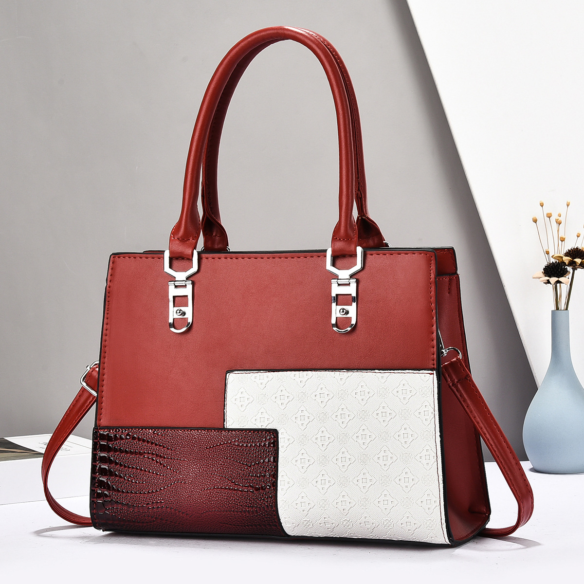 Cross-border foreign trade luxury women's bag 2025 New Trend: Women's PU leather hand-held spliced single-shoulder bag details Picture
