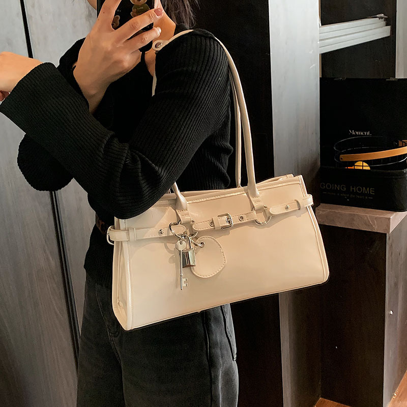 Underarm bag for women, Korean style trendy and fashionable briefcase 2025 New niche design, trendy and versatile commuting single-shoulder bag full figure
