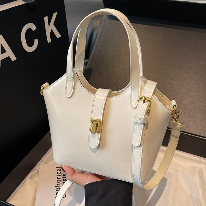 High-end commuter fashion hand-held bucket bag for women 2025 new style simple single-shoulder underarm bag crossbody bucket bag full figure