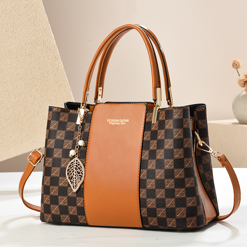 Fashionable handbag, Korean-style texture manufacturer, foreign trade bag for women, 2024 new single-shoulder smooth crossbody bag for women Application Scenario