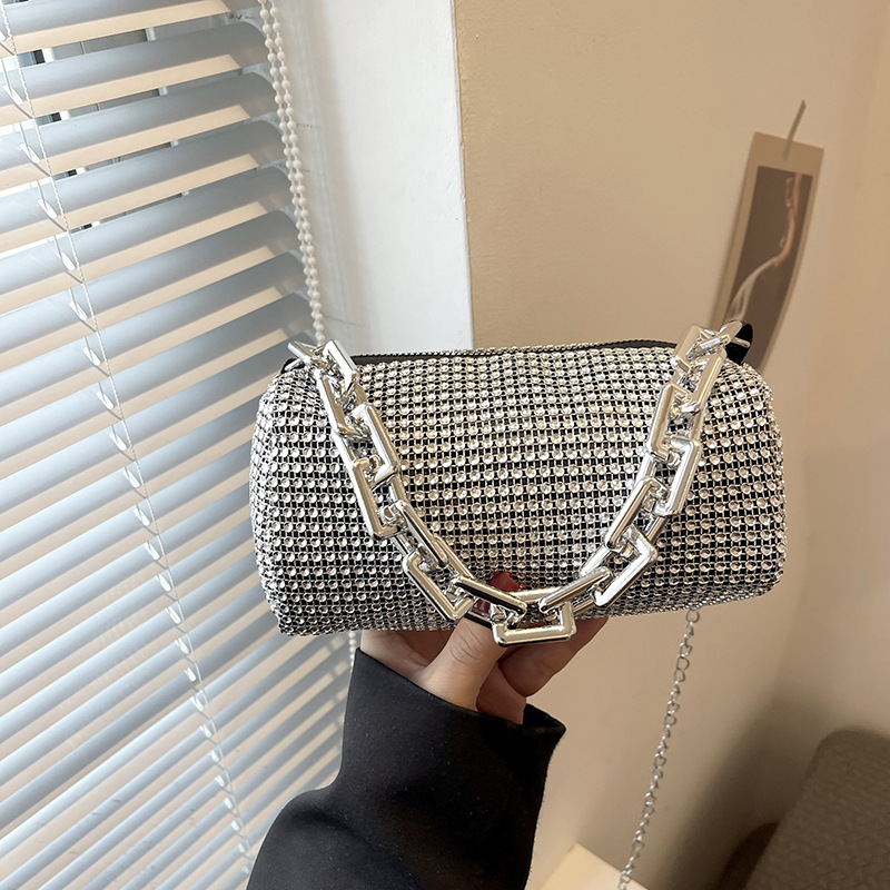 This year, the 2024 new style of Korean-style fashionable and trendy shiny diamond crossbody bags and hand-held women's bags are in high demand full figure