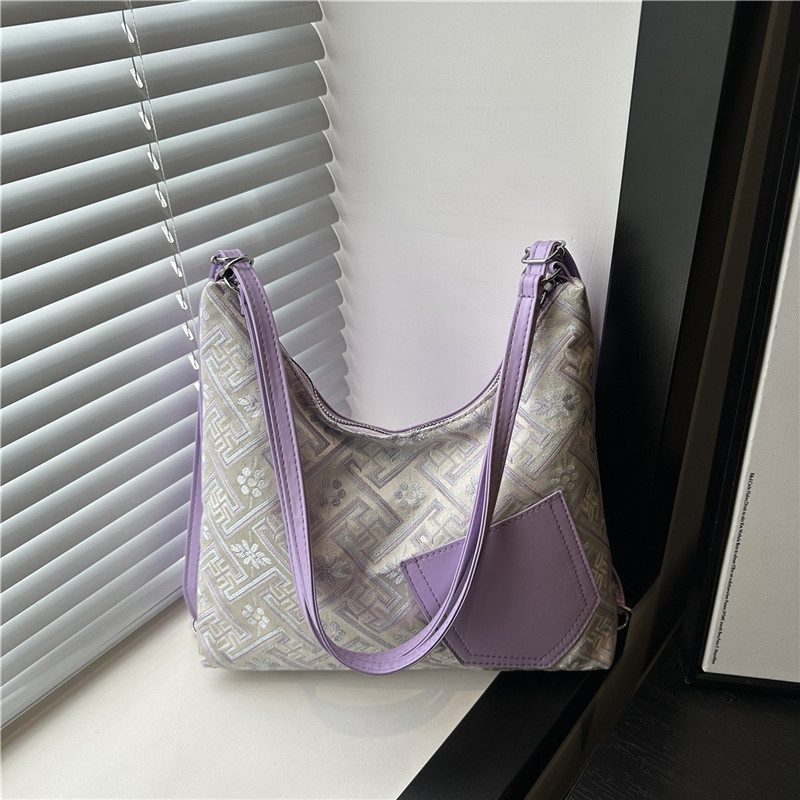 Niche and simple design backpack 2025, a fresh and elegant women's bag, casual, fashionable and versatile shoulder bag, crossbody bag full figure