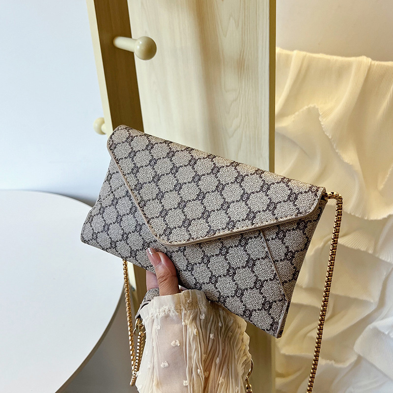 Cross-border retro, simple and stylish 2025 new casual, trendy and beautiful crossbody bag for women full figure