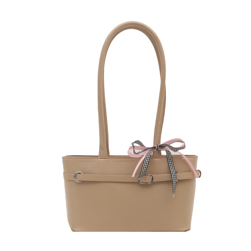 A niche design patent leather underarm bag for women in spring 2025, a fashionable large-capacity single-shoulder bag for daily commuting tote Item Picture
