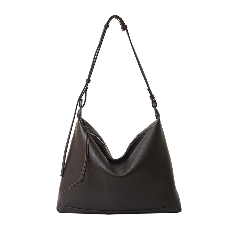 High-capacity women's 2024 new style high-end soft leather shoulder bag crossbody bag versatile casual commuting tote bag Item Picture