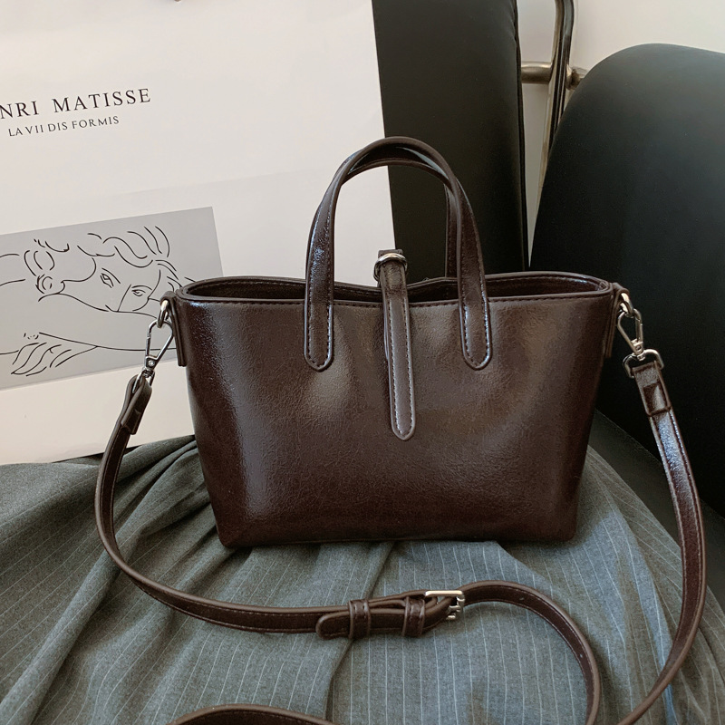 A light luxury, niche and high-end soft leather bag for women, a new 2024 versatile and fashionable handbag, a single-shoulder crossbody bucket bag Specification drawing