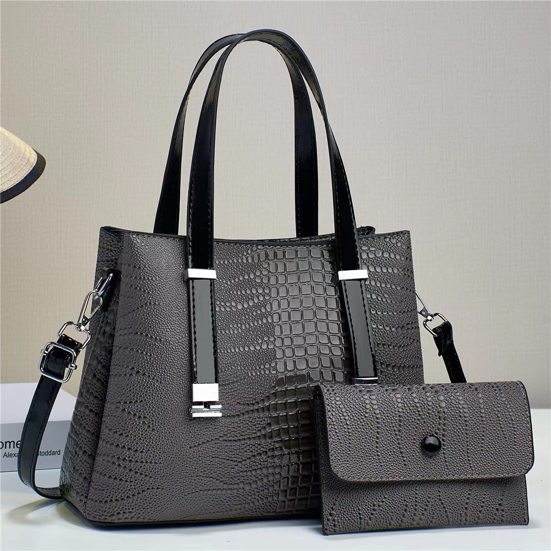 2024 New shiny leather lizard pattern two-piece set, large-capacity, high-quality single-shoulder crossbody women's bag of foreign trade quality Application Scenario