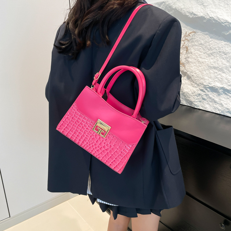 Fashionable and elegant patchwork bag for women, 2024 new style, high-end crocodile pattern handbag, quality commuting crossbody bag Application Scenario