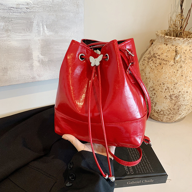 Cross-border niche quality backpack for women's 2024 autumn/winter new school-style crossbody bag, simple single-shoulder bucket bag full figure