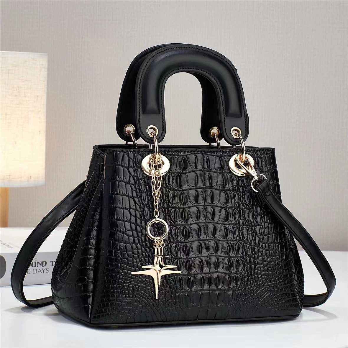 2024 New Mini Chanel-style crocodile pattern large-capacity, stylish, high-quality, single-shoulder crossbody, quality cross-border large bag Item Picture