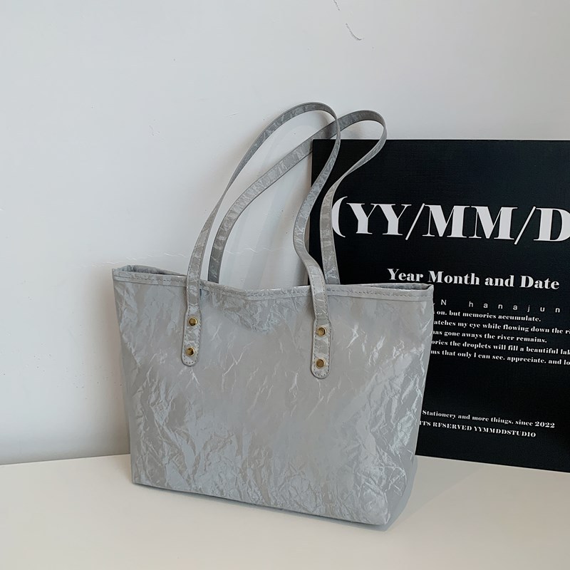 High-quality large-capacity bag for women 2025, new style, fashionable and versatile commuting bag, single-shoulder bag, simple tote bag for work full figure