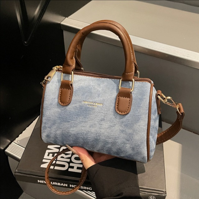 Bag Girl 2025 Summer New Korean-style handbag, fashionable pillow bag, simple and versatile shoulder bag, patchwork crossbody bag full figure
