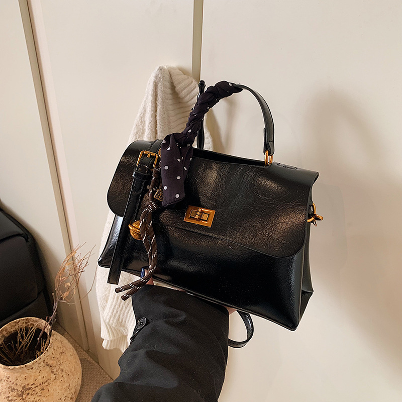 High-end and simple small bag for women 2025, a fashionable new hand-held small square bag, stylish and versatile for commuting, a crossbody small square bag Specification drawing