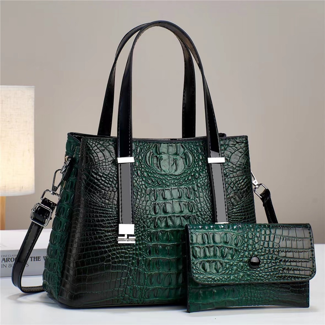 Crocodile pattern mother and child bag 2024 new model, leather texture, large capacity, mother bag, cross-border handbag, fashionable crossbody bag full figure