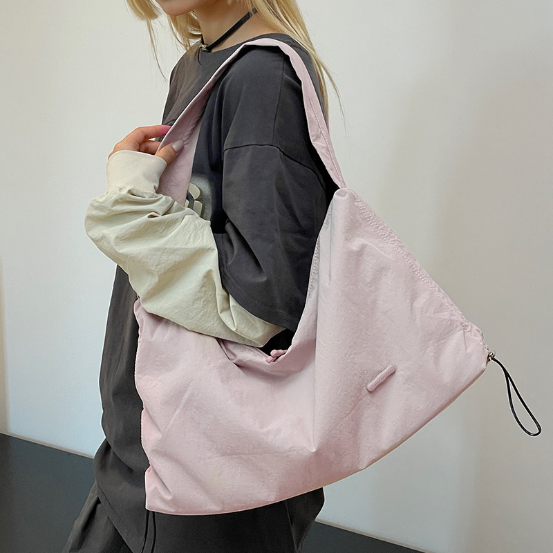 Colorful Fox Korean style ins Spring/Summer new solid color high-end niche single-shoulder crossbody underarm bag for women Application Scenario
