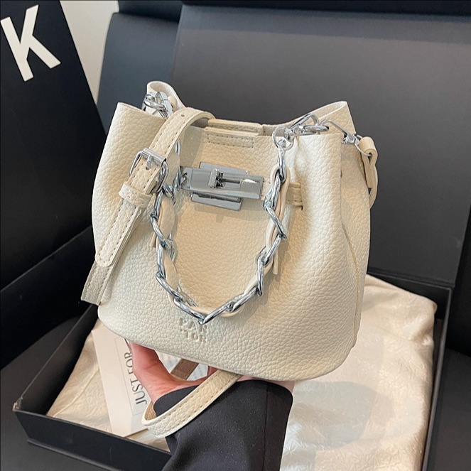 Retro and fashionable bucket bag for women, 2025 new style, simple and high-end, single-shoulder bag, trendy, casual and versatile crossbody bag full figure