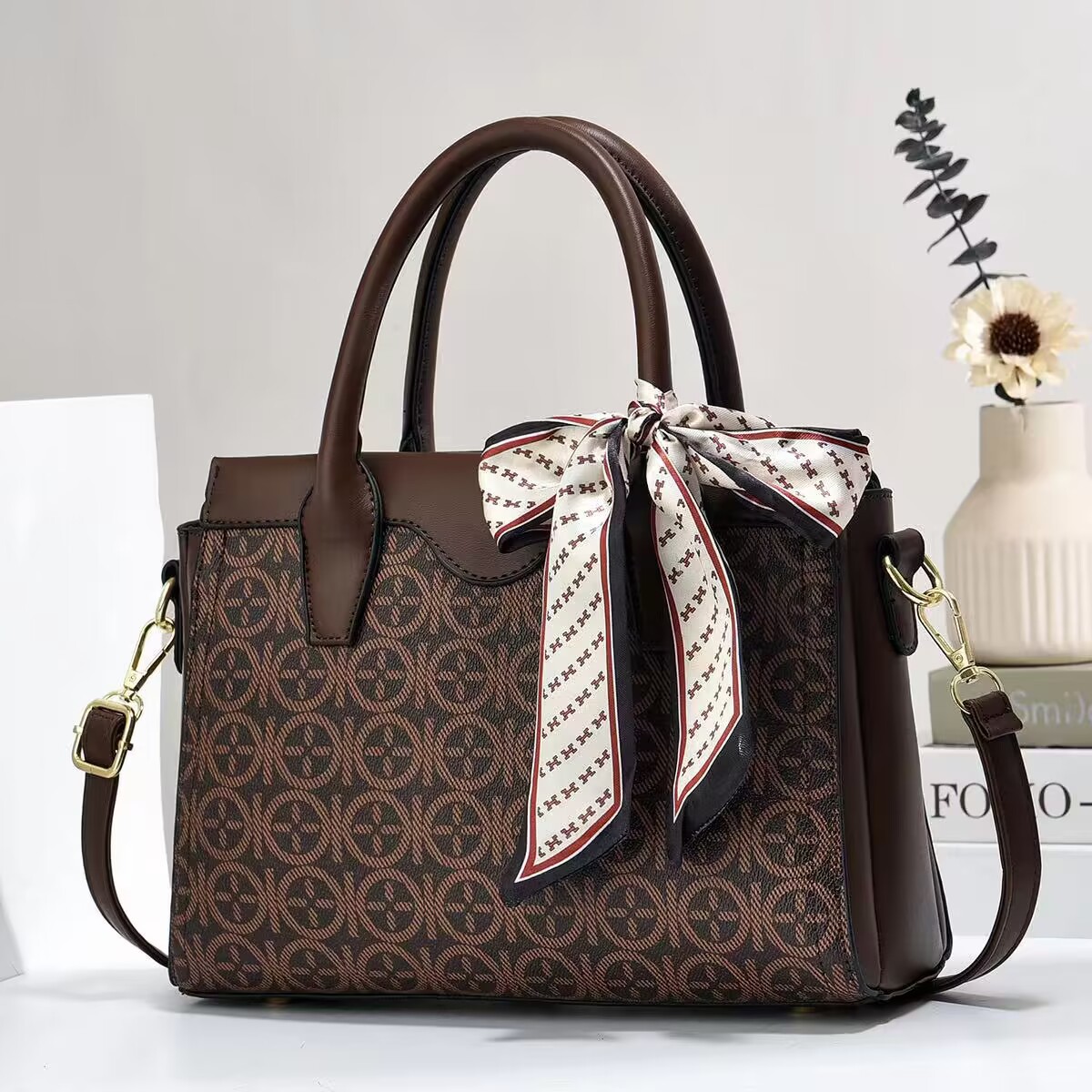 Big bag women 2024 new crossbody bag, large capacity single-shoulder bag, fashionable printed commuter handbag, one-piece consignment Application Scenario