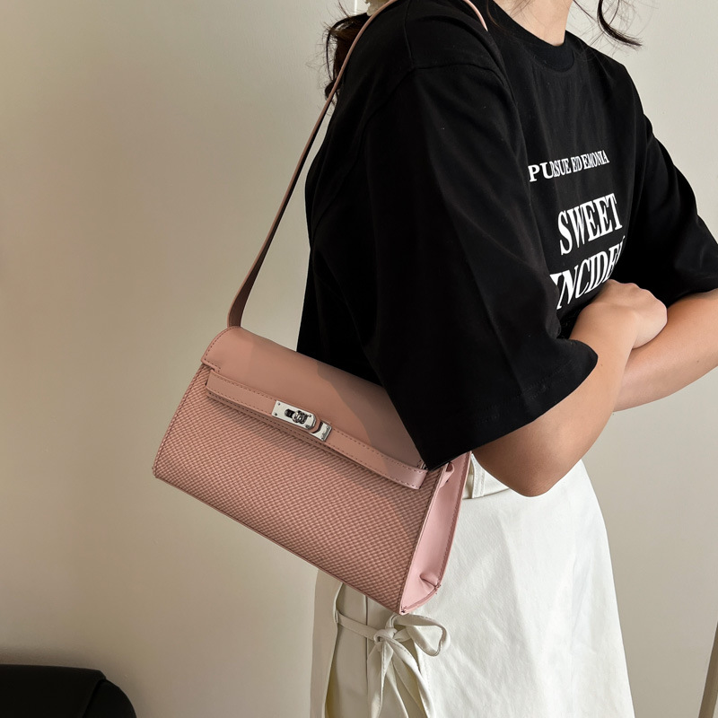 Retro, niche and unique underarm Kelly bag for women 2025 new style, fashionable, high-end texture, versatile single-shoulder crossbody bag details Picture