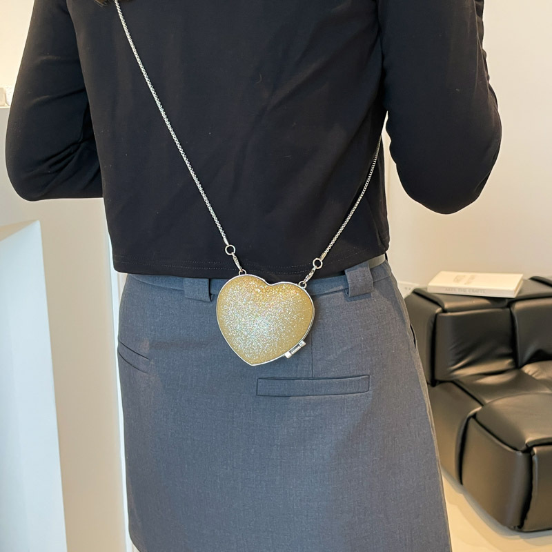 New mini bags for girls, Korean style, chic girl chain shoulder bag, fashionable sequined crossbody heart bag details Picture