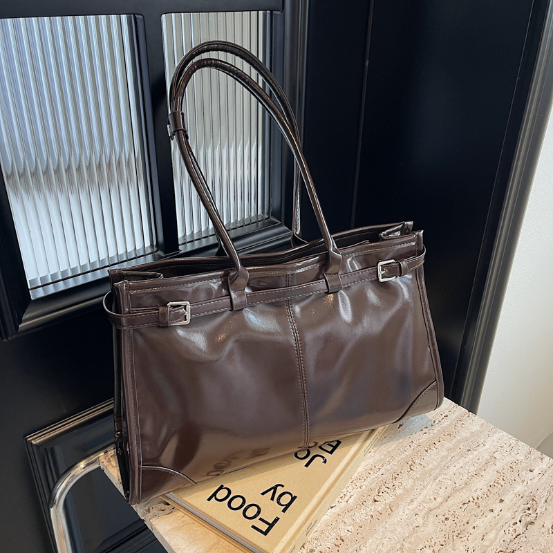 High-end oil-wax leather large-capacity bag for women 2024 new style, trendy and versatile commuter single-shoulder bag, hand-held tote bag Specification drawing