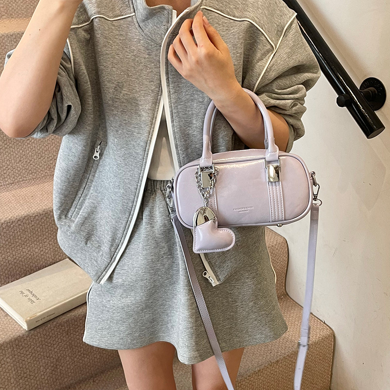 High-end commuter handbag for women, 2025 new versatile and fashionable single-shoulder small square bag, simple and casual crossbody bag Application Scenario