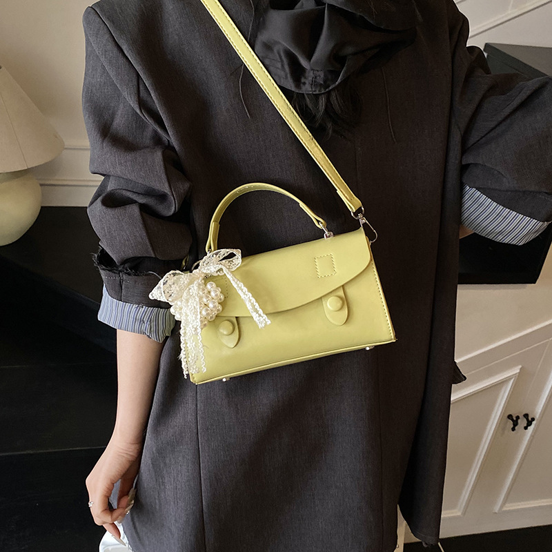 High-end commuter personality small square handbag for women 2025 new solid color fashionable casual versatile single-shoulder crossbody bag details Picture