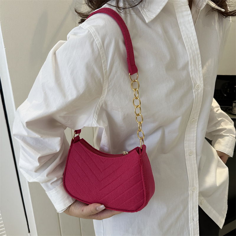 Small bag Women's 2023 autumn Trend retro single-shoulder bag, simple and fashionable crossbody bag, stylish underarm bag Women's bag Application Scenario