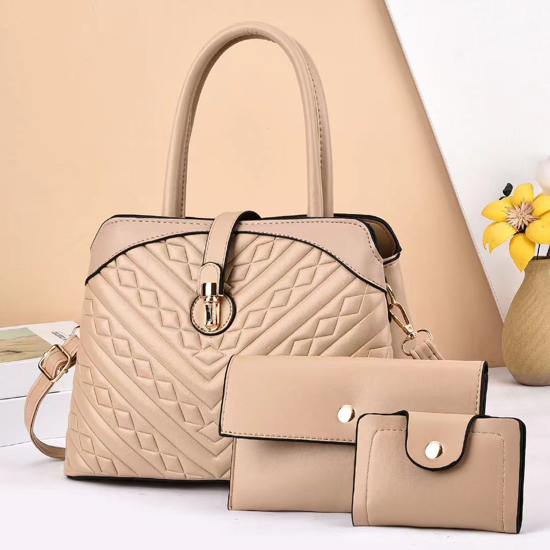 Manufacturer's direct mail for foreign trade 2023 summer crossbody single-shoulder new simple and fashionable bag, elegant and large-capacity trendy bag for women Application Scenario