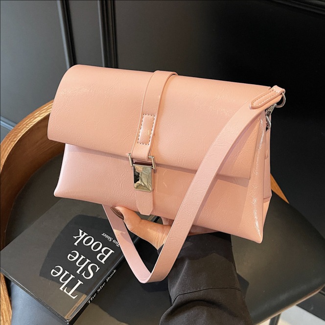 2025 New niche and simple single-shoulder underarm bag, women's retro hand-held messenger bag, casual crossbody small square bag full figure
