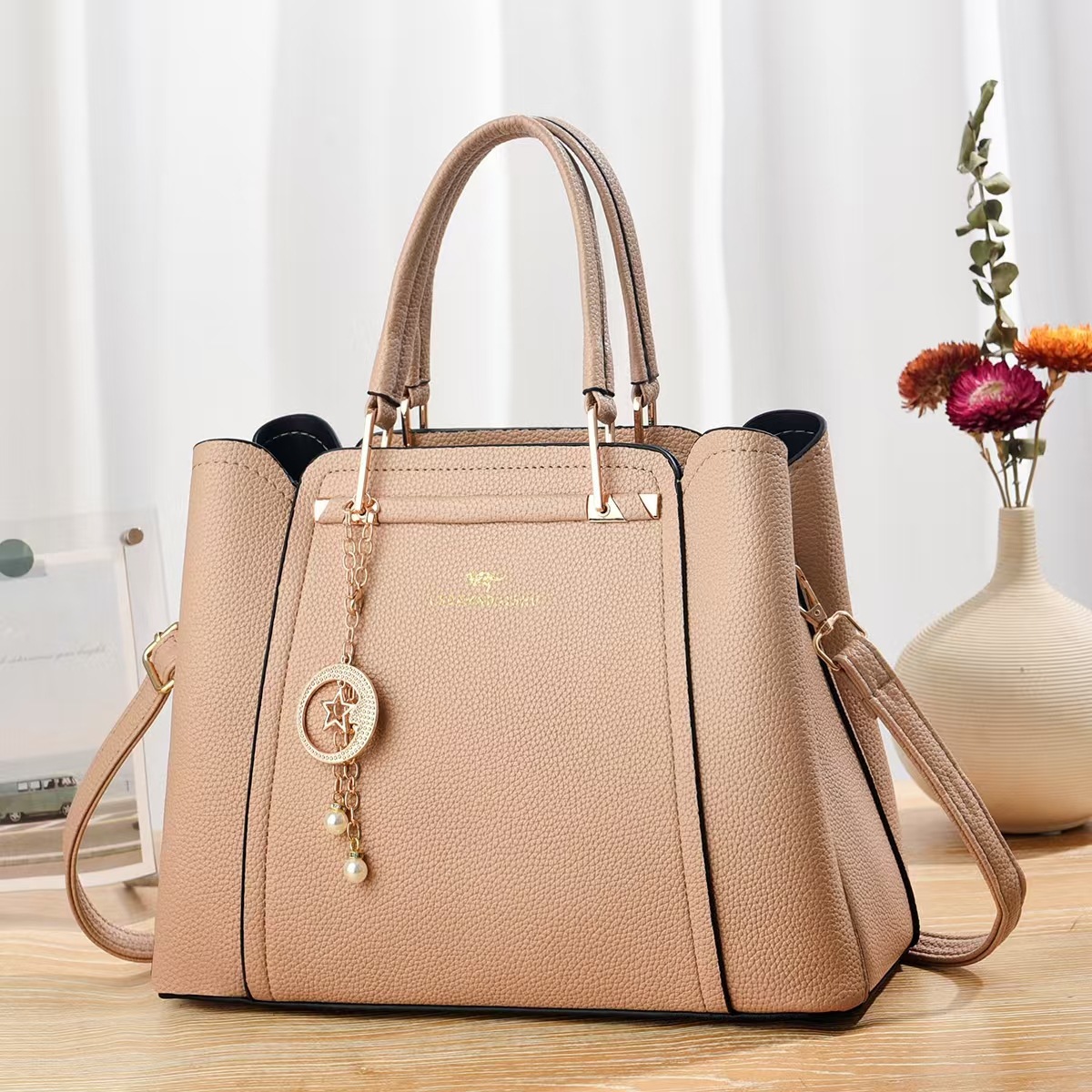 Women's Bag 2025 New large-capacity single-shoulder bag, fashionable and trendy handbag, simple and versatile crossbody bag Application Scenario