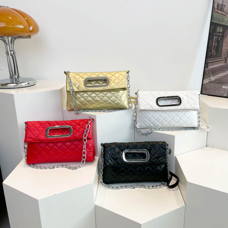 Cross-border simple commuter women's bag, diamond-patterned embroidered thread bag, new spring folding crossbody bag in Europe and America, single-shoulder armpit bag Application Scenario