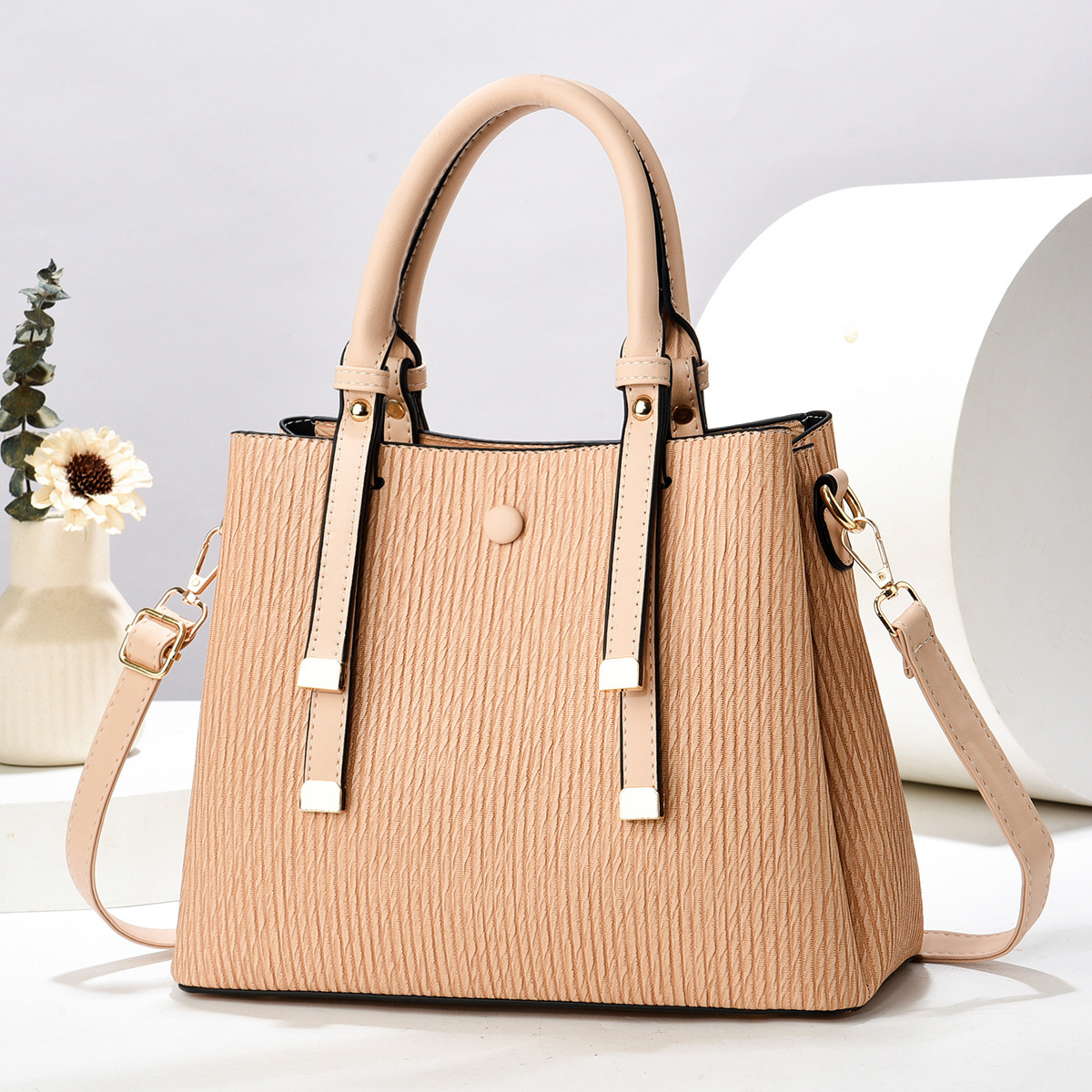 New bamboo woven women's handbag macaron cross-border single-shoulder bag, large capacity woven, trendy and simple bag Application Scenario