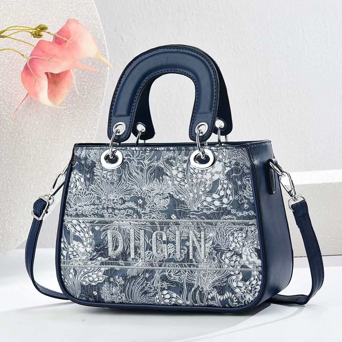 Embroidered bag, versatile women's bag, 2025 new style single-shoulder handbag, crossbody bag, women's traditional Chinese style fashionable mini small bag full figure