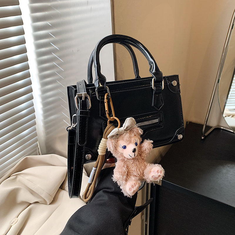 High-end Korean-style hand-held small square bag 2025 new style, fashionable, simple and versatile single-shoulder bag, trendy and casual crossbody bag details Picture