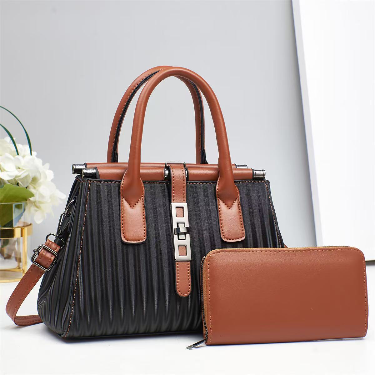 A new fashionable women's bag with a feminine charm, versatile and exquisite single-shoulder crossbody bag, 2025 Korean version handbag full figure