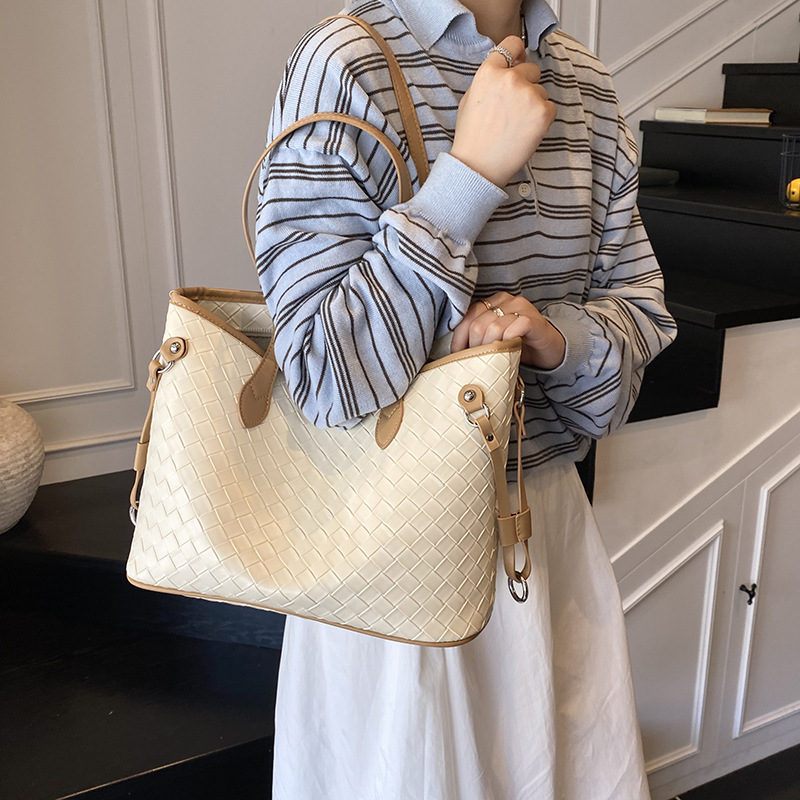 Large-capacity tote bag for women, 2025 new style, niche design, fashionable and stylish, solid color, trendy and casual single-shoulder armpit bag Specification drawing
