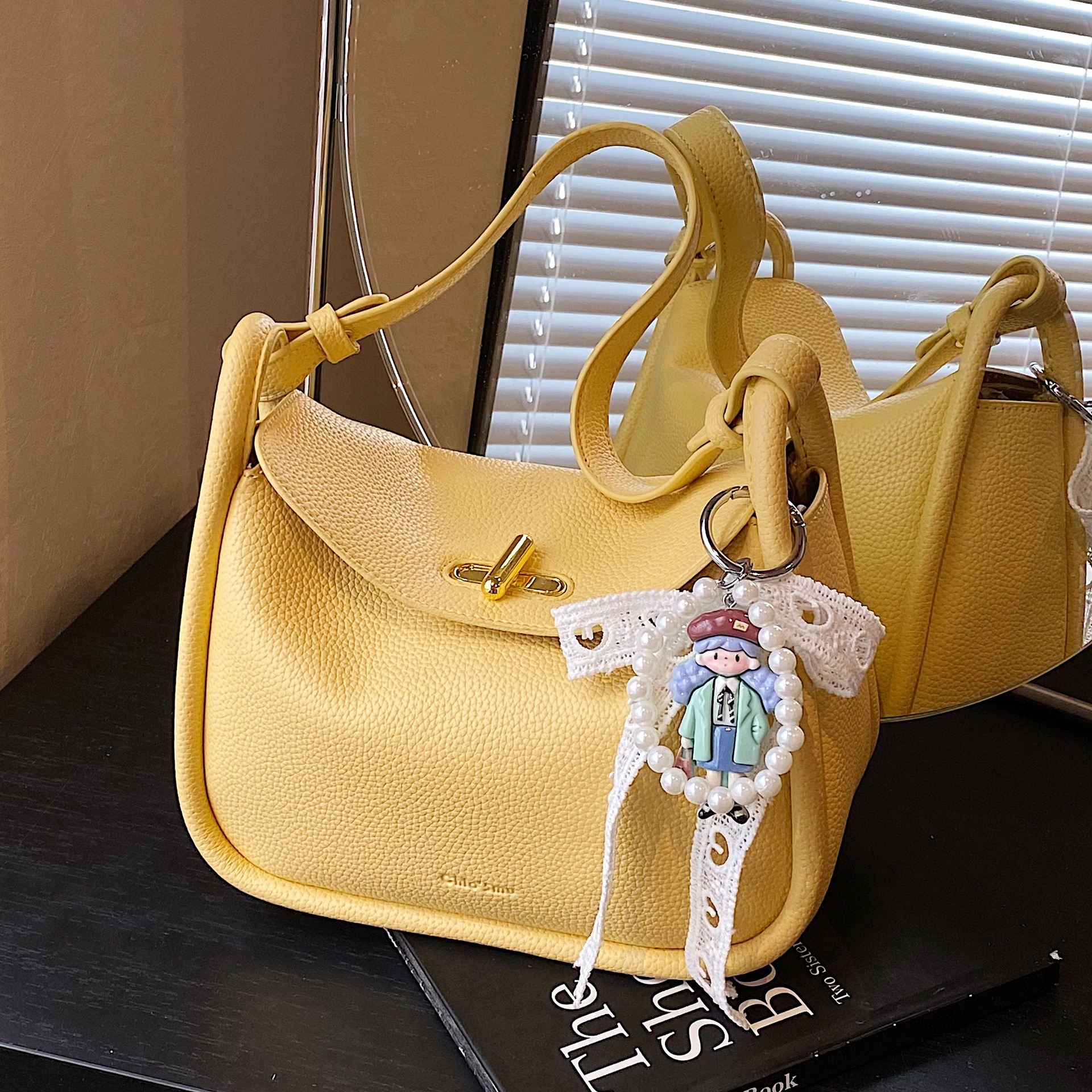 Niche design toast bag for women, 2025 new Korean lychee pattern handbag, commuting single-shoulder crossbody pillow bag full figure