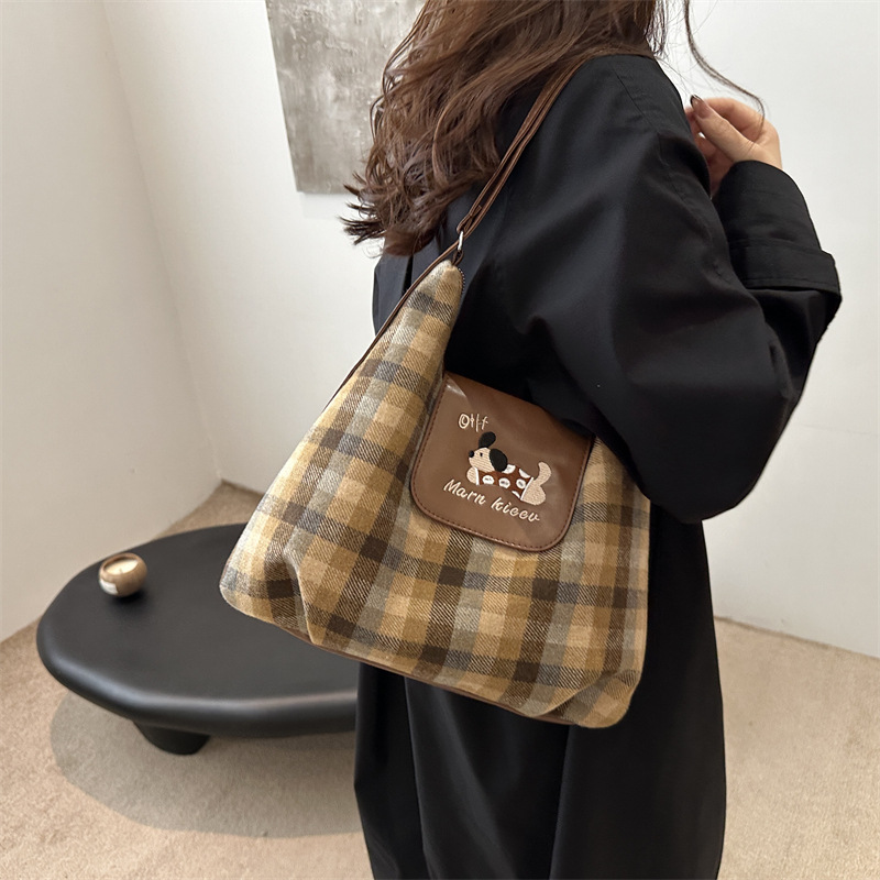 Korean cartoon puppy backpack for girls 2024 New style college checkered Tote bag Versatile large-capacity single-shoulder bag details Picture