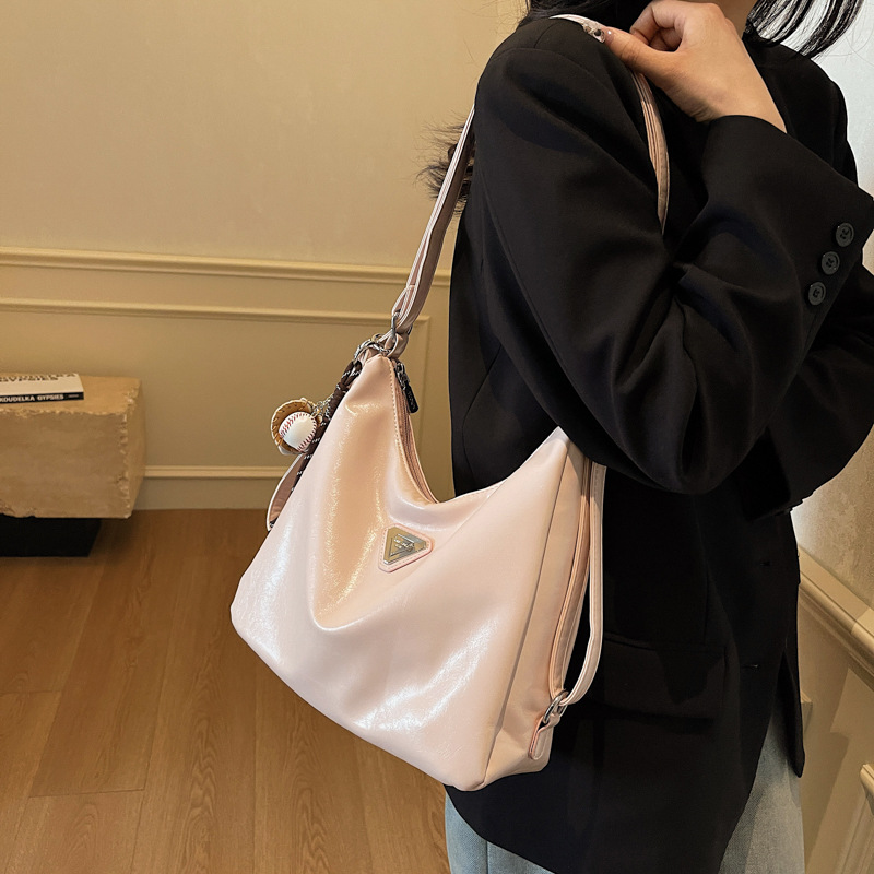 Korean version Tote bag Women's 2025 New trendy student casual backpack, fashionable and versatile, large-capacity single-shoulder bag Application Scenario